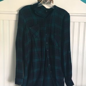 Beautiful long-sleeve button up flannel